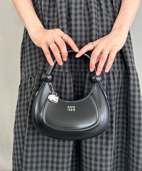 Avril Messenger 2way ショルダーバッグ / ハンドバッグ 2WAYスクエアショルダーバッグ （ショルダーバッグ）｜URBAN