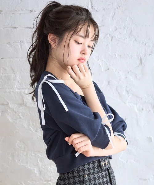 AnnMiru(アンミル)の「リボンショートスウェット(スウェット・レディース・ネイビー/グレー・フリー)」の11枚目の写真
