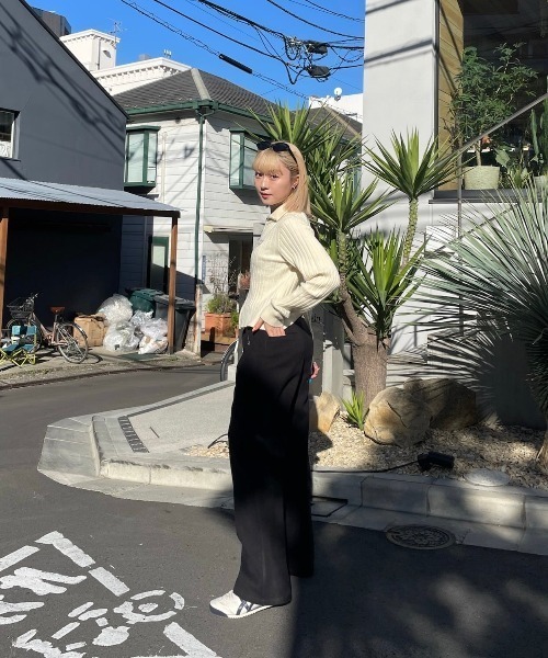 HTH(エイチティーエイチ)の「Wool like slacks(スラックス・レディース・ブラック/カーキ・MEDIUM/SMALL)」の5枚目の写真