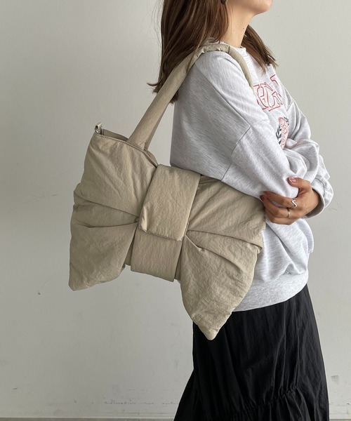 210nouve（トゥージュヌーブ）の「2WAYナイロンリボントートバッグ（トートバッグ・レディース・ベージュ/グレー/レッド/ブラック/ブルー・FREE）」の4枚目の写真