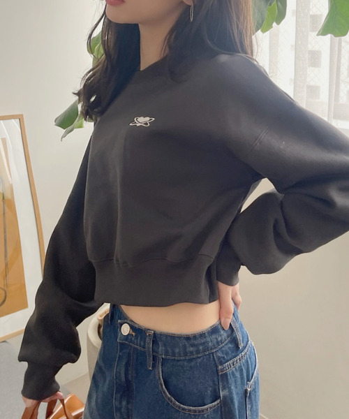 Ada.(エイダ)の「ハート ワンポイントロゴ 刺繍 クロップド スウェット(スウェット・レディース・ブラック/グレー・FREE)」の18枚目の写真