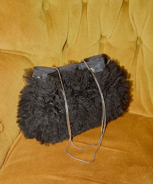 ELLEgirl(エルガール)の「2wayチュールフリルバッグ【ELLEgirl/エル ガール】(トートバッグ・レディース・ピンク/ライトグレー/ブラック・FREE)」の1枚目の写真