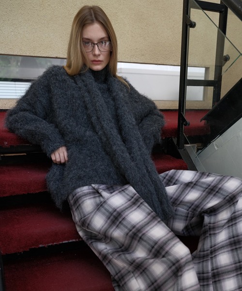 LONSLAN（ロンスラン）の「クルーネックシャギーニット マフラーセット LON24a132【2点セット】（ニット/セーター・レディース・ダークグレー/ライトグレー・FREE）」の11枚目の写真