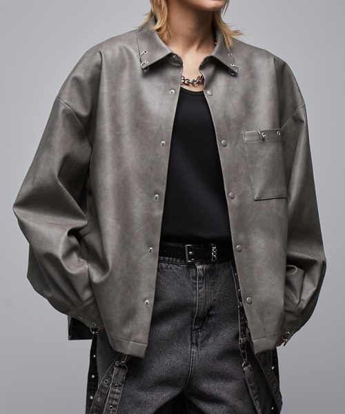 Loose/ルース(ルース)の「リングピアス 合皮シャツジャケット(シャツ/ブラウス・メンズ・グレー/ブラック/グレイッシュベージュ・L/M/S/XS)」の3枚目の写真