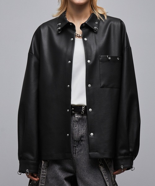 Loose/ルース(ルース)の「リングピアス 合皮シャツジャケット(シャツ/ブラウス・メンズ・グレー/ブラック/グレイッシュベージュ・L/M/S/XS)」の2枚目の写真