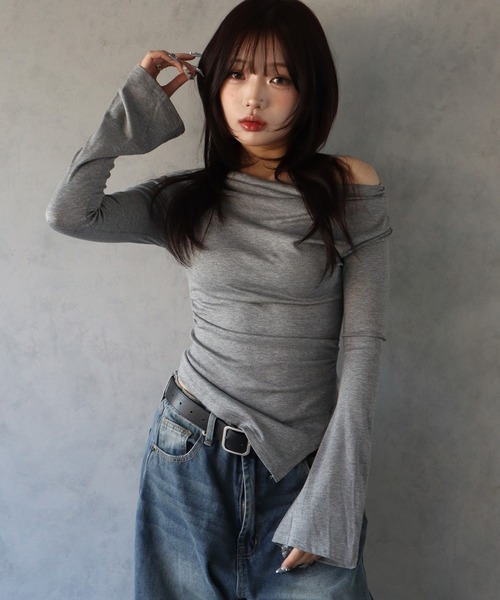 BARELY BLUE(ベアリーブルー)の「【 BARELY BLUE / ベアリーブルー 】 アンバランス サイド スリット カットソー(Tシャツ/カットソー・レディース・ベージュ/ブラック/グレー・LARGE/MEDIUM)」の13枚目の写真