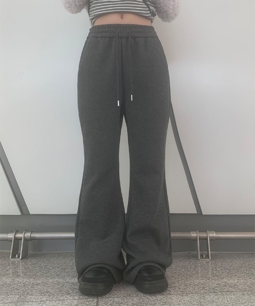 anyonemore（エニワンモア）の「[A/M] 裏起毛ウエストゴムセミブーツカットパンツ（スウェットパンツ・レディース・チャコール/ブラック・FREE）」の21枚目の写真