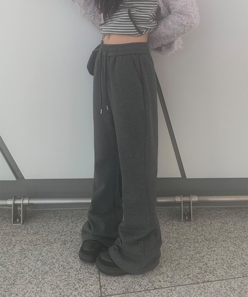 anyonemore（エニワンモア）の「[A/M] 裏起毛ウエストゴムセミブーツカットパンツ（スウェットパンツ・レディース・チャコール/ブラック・FREE）」の22枚目の写真