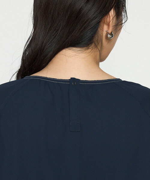 K.T KIYOKO TAKASE（キヨコタカセ）の「オトナデニム デザインブラウス（シャツ/ブラウス・レディース・ネイビー/ライトグレー・11号/9号/7号）」の11枚目の写真