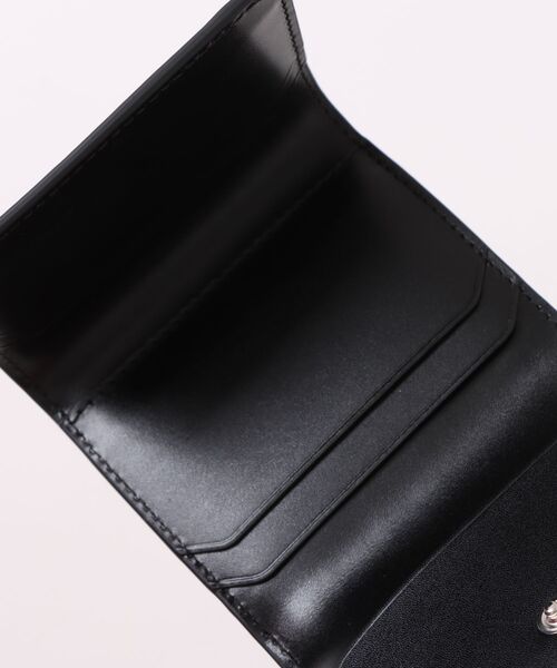 A.P.C.（アーペーセー）の「COMPACT LOIS SMALL（財布・メンズ・ブラック・ONESIZE）」の4枚目の写真