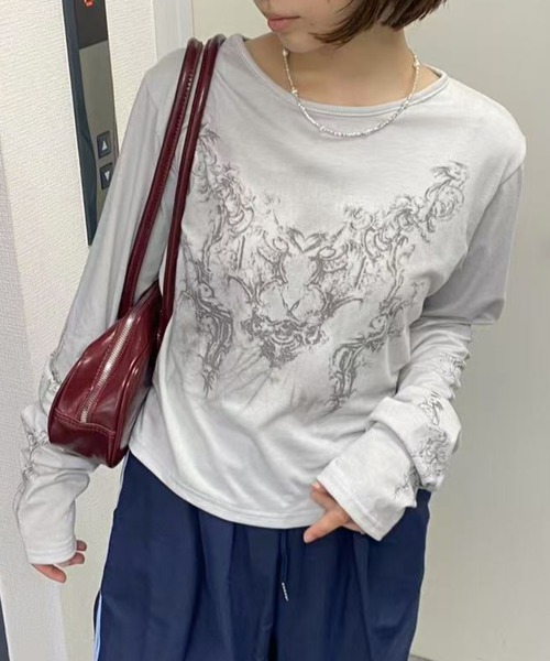 Vipoa(ヴィポア)の「FAIRY GRUNGE GRAPHIC COMPACT TOPS(Tシャツ/カットソー・レディース・ライトグレー・FREE)」の16枚目の写真