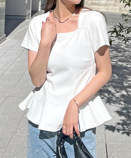 Futier land(フューティアランド)の「スクエアネックペプラムTシャツ(Tシャツ/カットソー・レディース・イエロー/ホワイト/ブラック・FREE)」の2枚目の写真