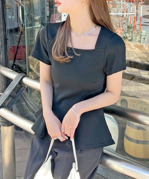 Futier land(フューティアランド)の「スクエアネックペプラムTシャツ(Tシャツ/カットソー・レディース・イエロー/ホワイト/ブラック・FREE)」の1枚目の写真