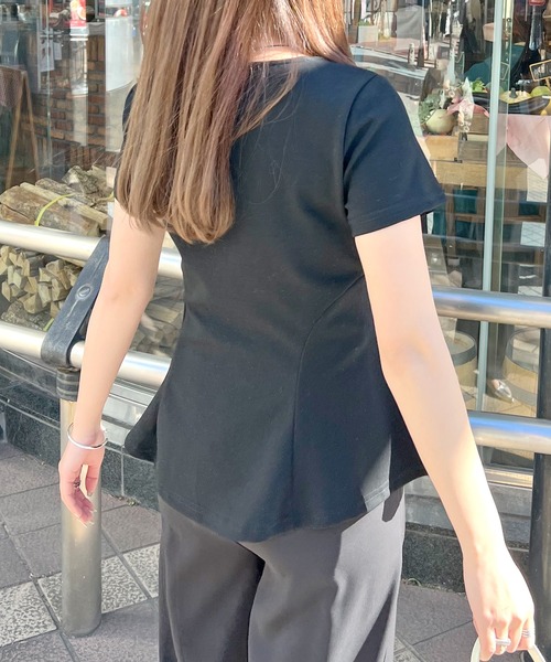Futier land(フューティアランド)の「スクエアネックペプラムTシャツ(Tシャツ/カットソー・レディース・イエロー/ホワイト/ブラック・FREE)」の6枚目の写真