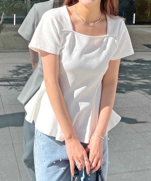 Futier land(フューティアランド)の「スクエアネックペプラムTシャツ(Tシャツ/カットソー・レディース・イエロー/ホワイト/ブラック・FREE)」の11枚目の写真