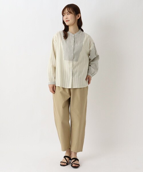 one'sterrace(ワンズテラス)の「綿ストレッチ 9分丈テーパードパンツ(その他パンツ・レディース・ベージュ系8/ブラック系8・02)」の11枚目の写真