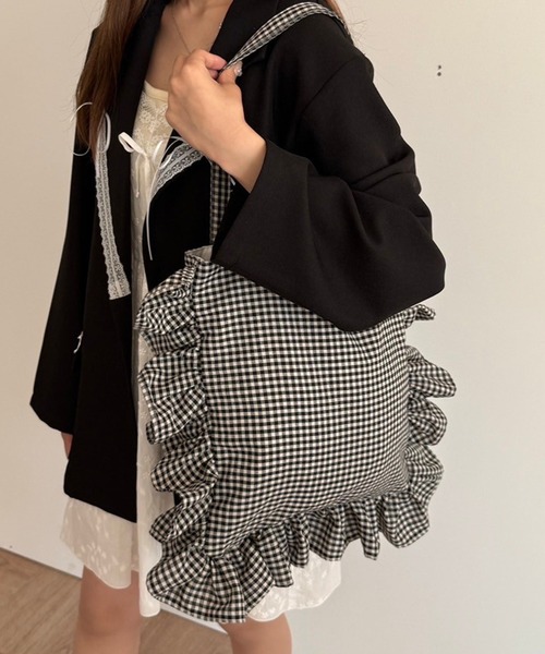 kutir(クティール)の「kutirlune/ギンガムチェックフリルトートバッグ(トートバッグ・レディース・ブラック系/ブラック・FREE)」の14枚目の写真