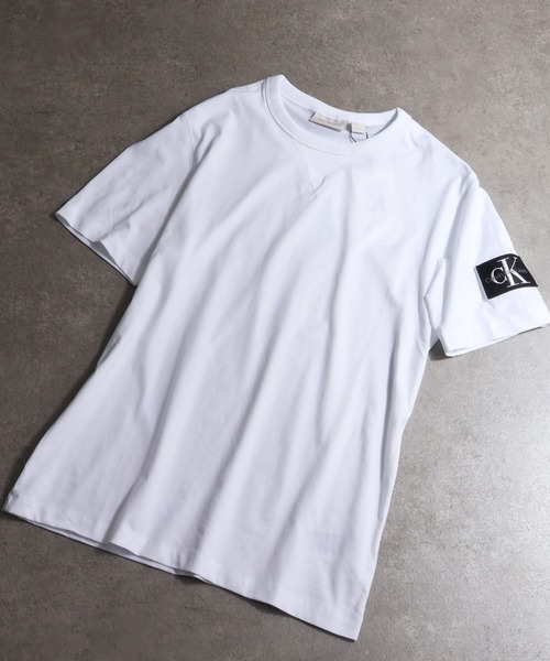 Calvin Klein（カルバン・クライン）の「【Calvin Klein JEANS/カルバンクライン ジーンズ】BADGE Regular Fit SS T-Shirt/バッジ レギュラーフィット半袖Tシャツ（Tシャツ/カットソー・メンズ・ブラック/ホワイト・XL/L/M/S）」の17枚目の写真