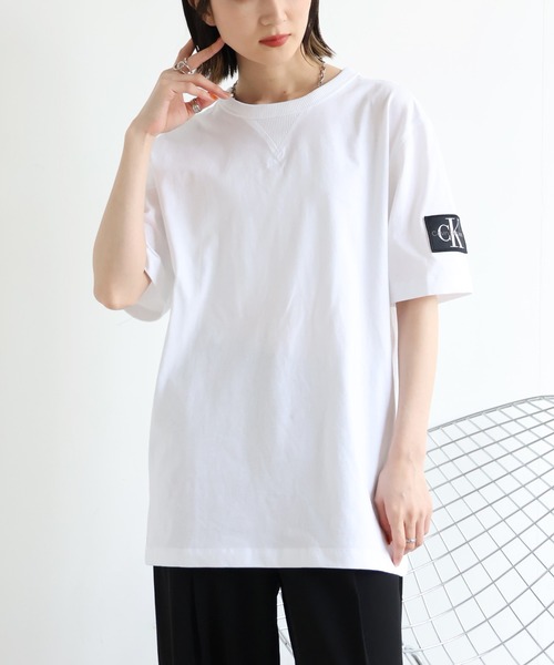 Calvin Klein（カルバン・クライン）の「【Calvin Klein JEANS/カルバンクライン ジーンズ】BADGE Regular Fit SS T-Shirt/バッジ レギュラーフィット半袖Tシャツ（Tシャツ/カットソー・メンズ・ブラック/ホワイト・XL/L/M/S）」の6枚目の写真