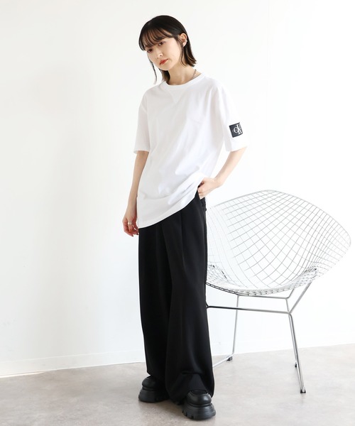 Calvin Klein（カルバン・クライン）の「【Calvin Klein JEANS/カルバンクライン ジーンズ】BADGE Regular Fit SS T-Shirt/バッジ レギュラーフィット半袖Tシャツ（Tシャツ/カットソー・メンズ・ブラック/ホワイト・XL/L/M/S）」の9枚目の写真