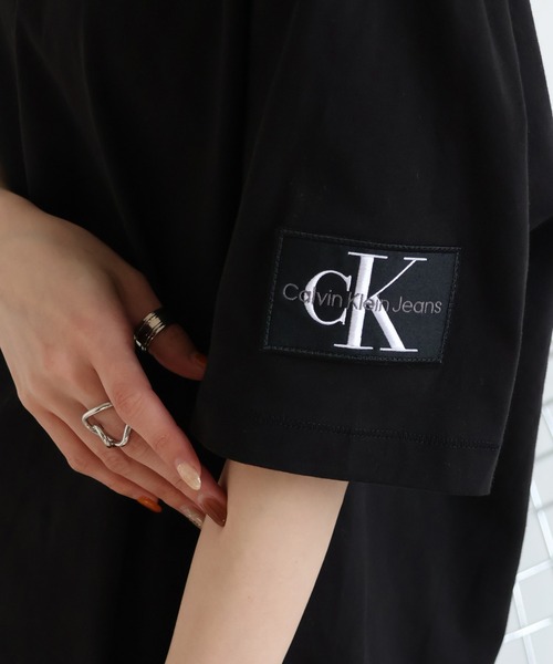 Calvin Klein（カルバン・クライン）の「【Calvin Klein JEANS/カルバンクライン ジーンズ】BADGE Regular Fit SS T-Shirt/バッジ レギュラーフィット半袖Tシャツ（Tシャツ/カットソー・メンズ・ブラック/ホワイト・XL/L/M/S）」の13枚目の写真