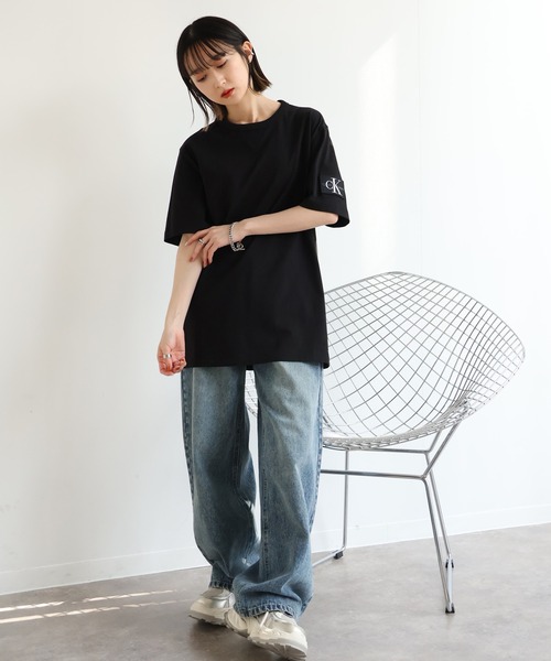 Calvin Klein（カルバン・クライン）の「【Calvin Klein JEANS/カルバンクライン ジーンズ】BADGE Regular Fit SS T-Shirt/バッジ レギュラーフィット半袖Tシャツ（Tシャツ/カットソー・メンズ・ブラック/ホワイト・XL/L/M/S）」の15枚目の写真