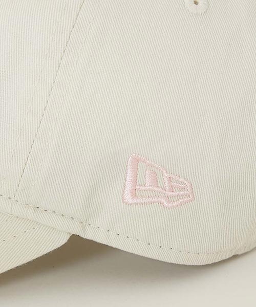 HOLLYWOOD RANCH MARKET（ハリウッドランチマーケット）の「NEWERA HRM ９TWENTYWINDOWSIGN LOGO CAP（キャップ・メンズ・アイボリー/ブラック・ONE SIZE）」の6枚目の写真