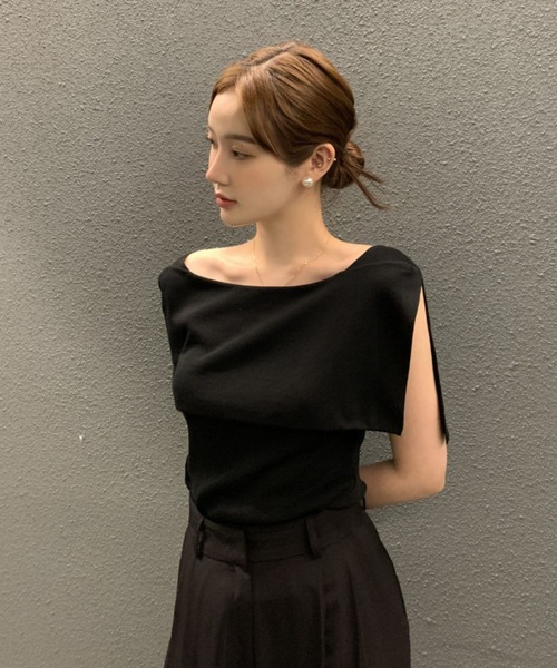 by LEGNA(バイレグナ)の「ノースリーブ風 ケープデザインサマーニットトップス(ニット/セーター・レディース・ブラック/ブラック×ホワイト/ホワイト/モカ・FREE)」の6枚目の写真