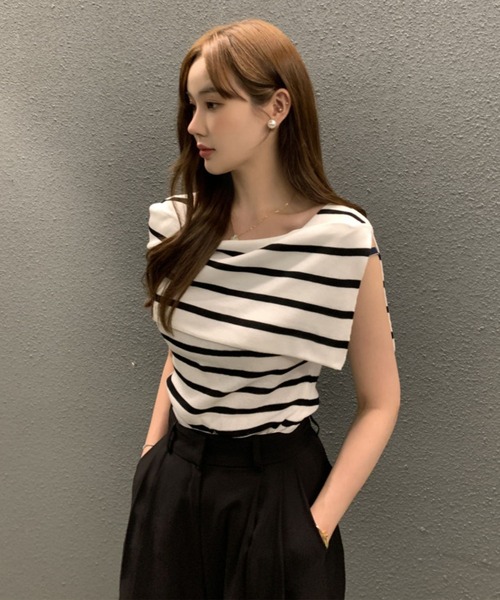 by LEGNA(バイレグナ)の「ノースリーブ風 ケープデザインサマーニットトップス(ニット/セーター・レディース・ブラック/ブラック×ホワイト/ホワイト/モカ・FREE)」の9枚目の写真