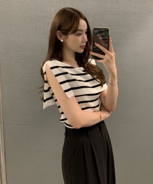 by LEGNA(バイレグナ)の「ノースリーブ風 ケープデザインサマーニットトップス(ニット/セーター・レディース・ブラック/ブラック×ホワイト/ホワイト/モカ・FREE)」の11枚目の写真