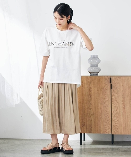 a.v.v(アーヴェヴェ)の「【コットン100%】クラシックロゴTシャツ(Tシャツ/カットソー・レディース・チャコールグレー/ホワイト/ネイビー・36/38/40/42/34)」の12枚目の写真