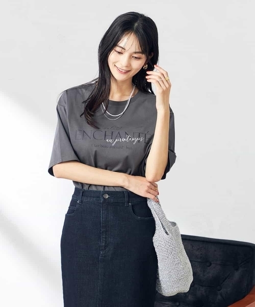 a.v.v(アーヴェヴェ)の「【コットン100%】クラシックロゴTシャツ(Tシャツ/カットソー・レディース・チャコールグレー/ホワイト/ネイビー・36/38/40/42/34)」の21枚目の写真