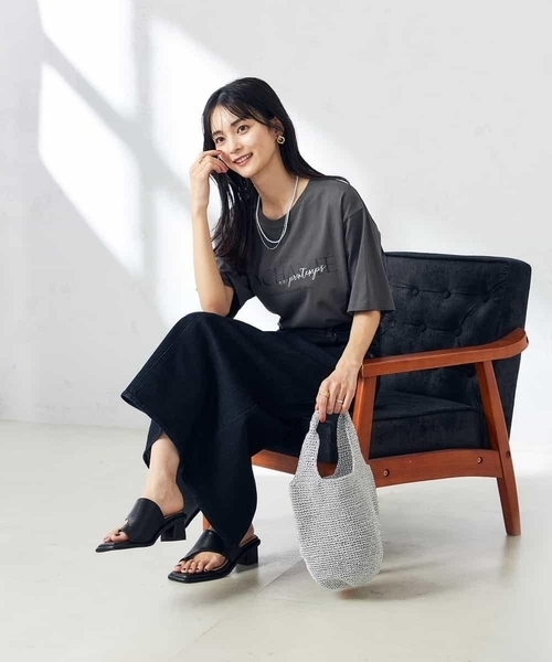 a.v.v(アーヴェヴェ)の「【コットン100%】クラシックロゴTシャツ(Tシャツ/カットソー・レディース・チャコールグレー/ホワイト/ネイビー・36/38/40/42/34)」の22枚目の写真