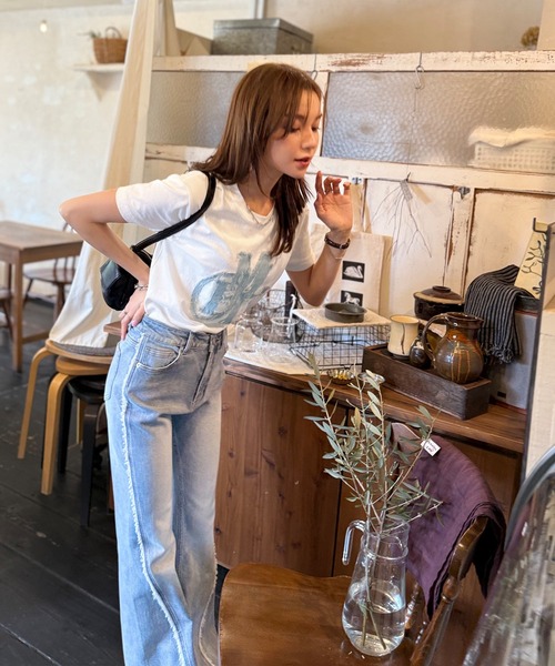 【milybilet】遊び心を忍ばせておしゃれを一新。デニムフリンジワッペン使いTシャツ