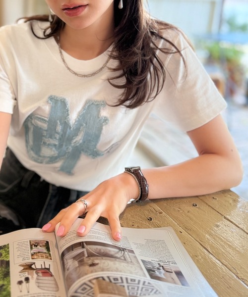 【milybilet】遊び心を忍ばせておしゃれを一新。デニムフリンジワッペン使いTシャツ