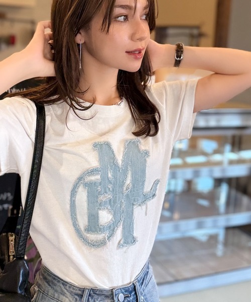 mily bilet（ミウィビレット）の「【mily bilet】遊び心を忍ばせておしゃれを一新。デニムフリンジワッペン使いTシャツ（Tシャツ/カットソー・レディース・ホワイト/ブラック・MEDIUM/LARGE/X-LARGE/SMALL）」の22枚目の写真