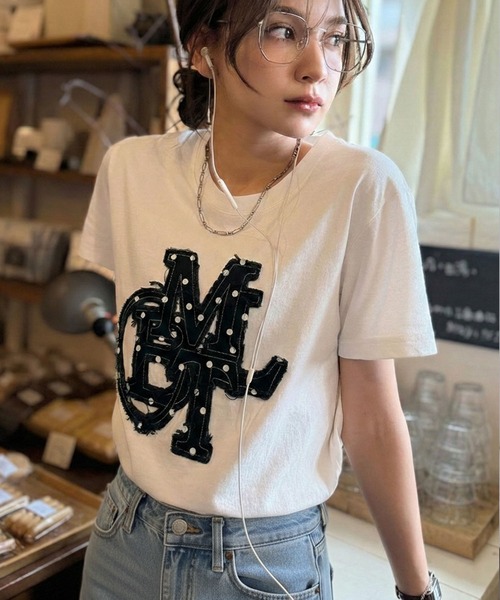 mily bilet(ミウィビレット)の「【ドット柄追加!】【mily bilet】遊び心を忍ばせておしゃれを一新。デニムフリンジワッペン使いTシャツ(Tシャツ/カットソー・レディース・ホワイト/ブラック/ブラック系1・MEDIUM/LARGE/X-LARGE/SMALL)」の13枚目の写真