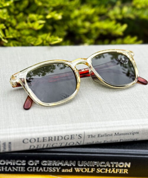 IZIPIZI(イジピジ)の「【IZIPIZI/イジピジ】SUN POLARIZED#E Iconic trapeze(サングラス・メンズ・ダークブラウン/ブラック/イエロー・FREE)」の14枚目の写真