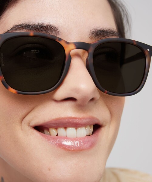 IZIPIZI(イジピジ)の「【IZIPIZI/イジピジ】SUN POLARIZED#E Iconic trapeze(サングラス・メンズ・ダークブラウン/ブラック/イエロー・FREE)」の7枚目の写真