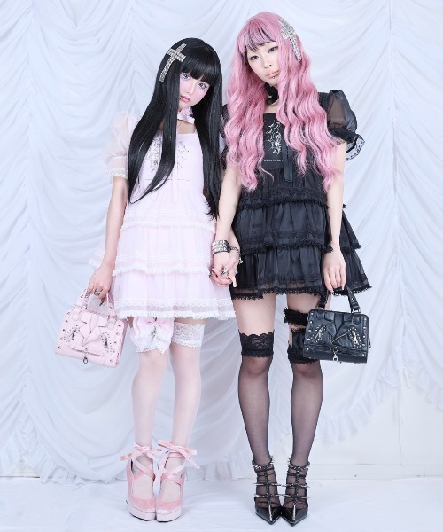 AVENCHUMU(アバンチュウム)の「Biker jacket-like bag(ショルダーバッグ・レディース・ブラック/ホワイト/ピンク・FREE)」の10枚目の写真