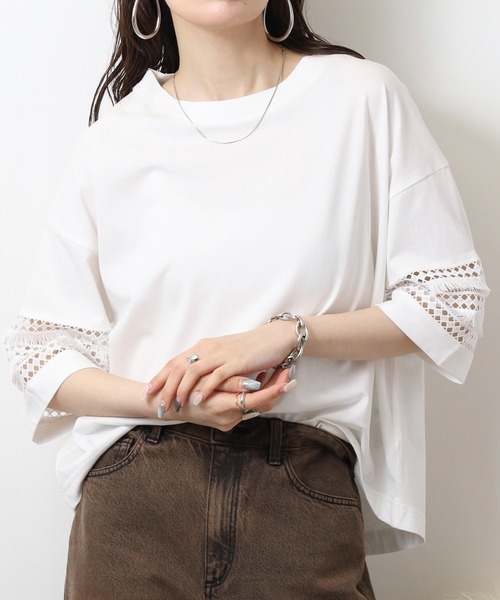 EGLANTINE(エグランティーヌ)の「EGLANTINE 袖フリンジレース5分袖カットソー(Tシャツ/カットソー・レディース・オフホワイト/ブラック/オレンジ/ベージュ・40)」の5枚目の写真
