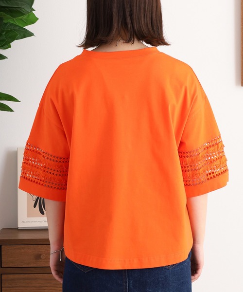 EGLANTINE(エグランティーヌ)の「EGLANTINE 袖フリンジレース5分袖カットソー(Tシャツ/カットソー・レディース・オフホワイト/ブラック/オレンジ/ベージュ・40)」の19枚目の写真