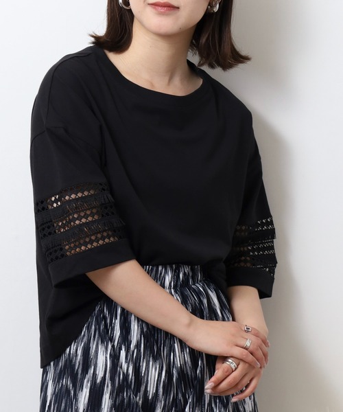 EGLANTINE(エグランティーヌ)の「EGLANTINE 袖フリンジレース5分袖カットソー(Tシャツ/カットソー・レディース・オフホワイト/ブラック/オレンジ/ベージュ・40)」の9枚目の写真