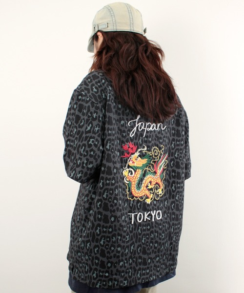 Universal Style Wear(ユニバーサルスタイルウェア)の「Universal Style Wear ドラゴン スーベニア シャツ(シャツ/ブラウス・メンズ・ブラック/ピンク系その他/オフホワイト/ベージュ系その他/ブラック系その他・MEDIUM/LARGE/X-LARGE)」の3枚目の写真