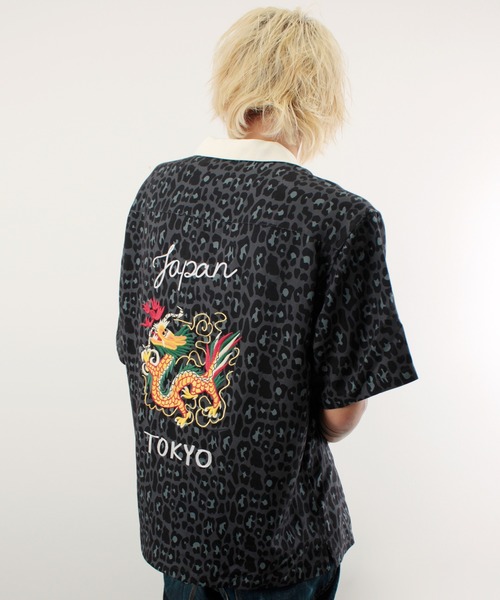 Universal Style Wear(ユニバーサルスタイルウェア)の「Universal Style Wear ドラゴン スーベニア シャツ(シャツ/ブラウス・メンズ・ブラック/ピンク系その他/オフホワイト/ベージュ系その他/ブラック系その他・MEDIUM/LARGE/X-LARGE)」の6枚目の写真