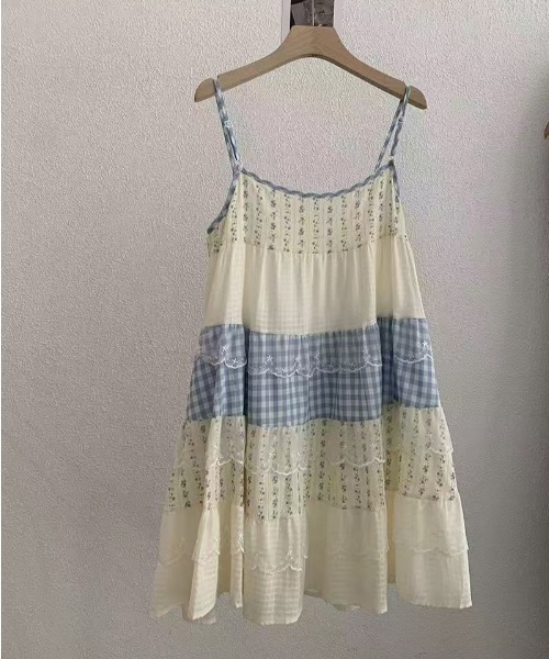 【新品未使用】ワンピース　SINDEE シンディー　花柄　春夏秋　パッチワーク 新品未使用】ワンピース SINDEE シンディー 花柄 春夏秋 パッチ