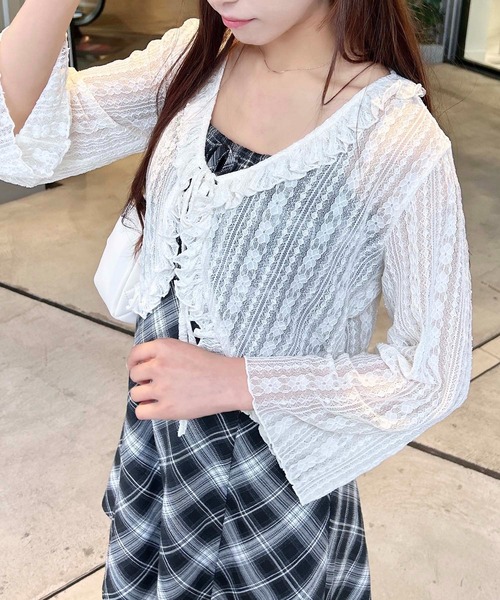 INGNI（イング）の「フリルリボンレースカーディガン（カーディガン/ボレロ・レディース・オフホワイト/ブラック・M）」の17枚目の写真