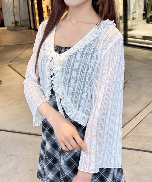 INGNI（イング）の「フリルリボンレースカーディガン（カーディガン/ボレロ・レディース・オフホワイト/ブラック・M）」の4枚目の写真