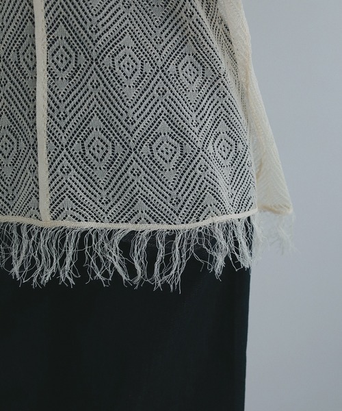MANOF(マノフ)の「SHEER CROCHET KNIT TOPS(ニット/セーター・レディース・グリーン/アイボリー/チャコールグレー・FREE)」の9枚目の写真