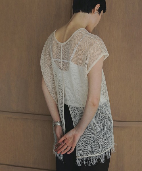 MANOF(マノフ)の「SHEER CROCHET KNIT TOPS(ニット/セーター・レディース・グリーン/アイボリー/チャコールグレー・FREE)」の11枚目の写真